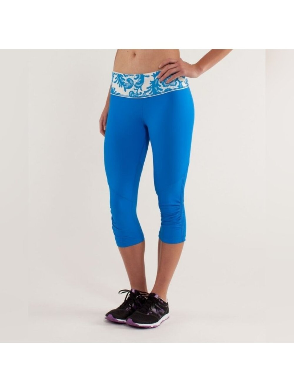 Lululemon run for your life crop leggings- Size 4- Beaming blue